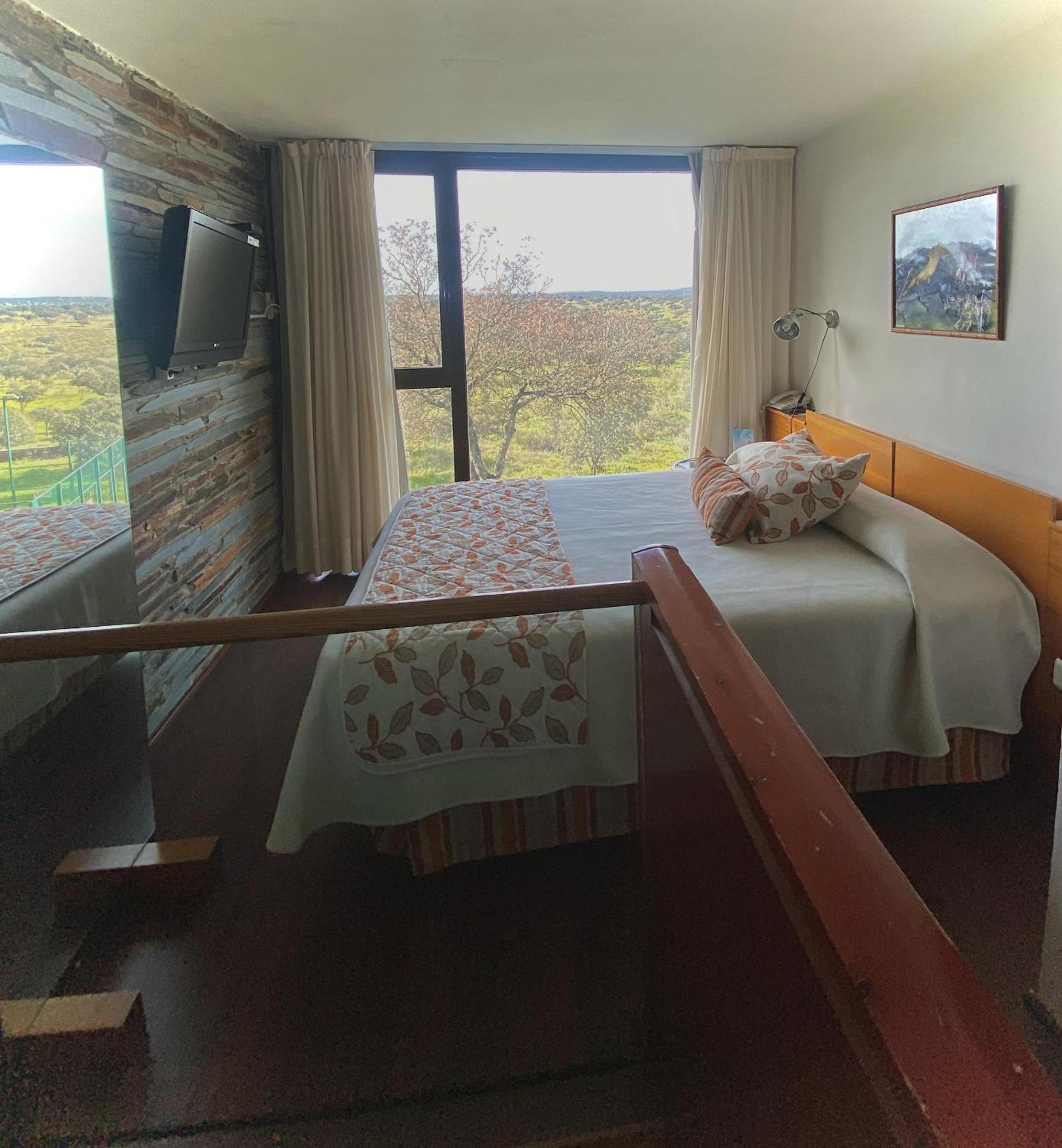 Hospederia Parque De Monfraguee Hotell Torrejón el Rubio Exteriör bild
